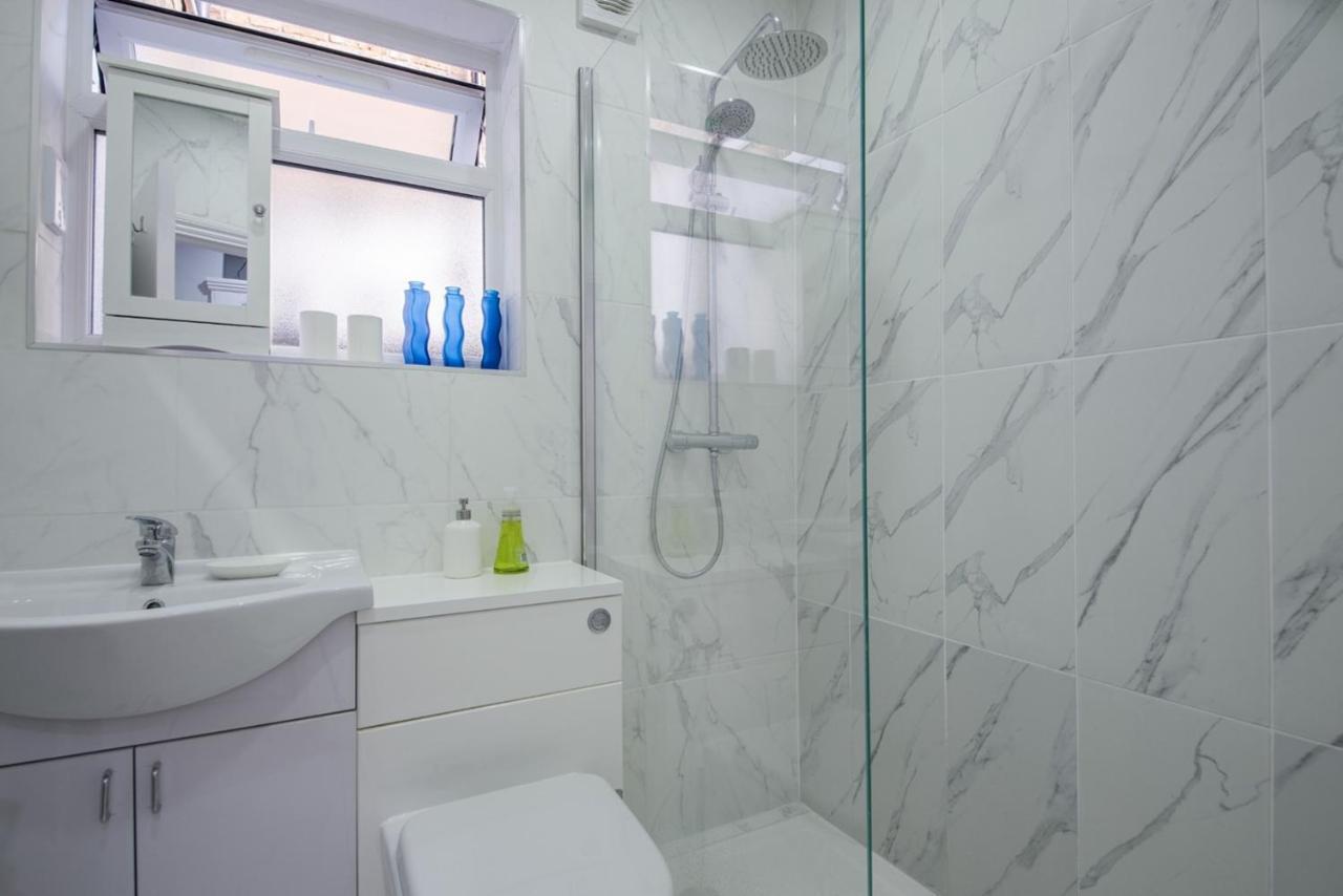 Comfortable Flat In Hammersmith Apartment London Exterior photo